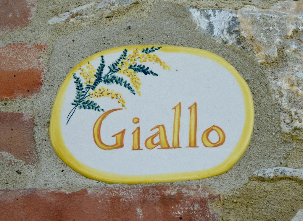 Agriturismo La Valle Del Sole กัสตีลีโยเน ดิ ออร์ชา ภายนอก รูปภาพ